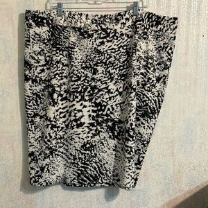 Calvin Klein Collection Black and White A-Line Skirt, Sz 20W